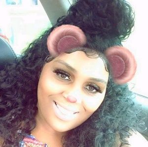 Meet your Posher, Yolanda